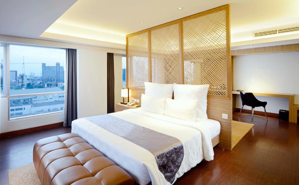 Crown Prince Hotel Surabaya Managed by Midtown Indonesia Hotels