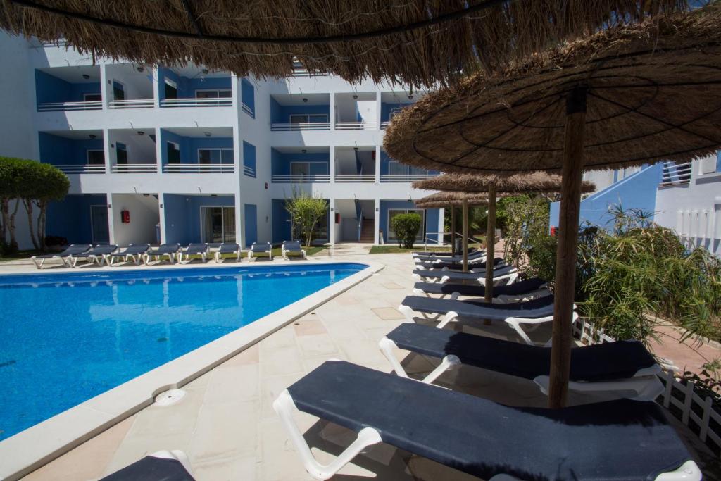 Galdana Gardens — Swimming pool in Cala Galdana, Balearic Islands