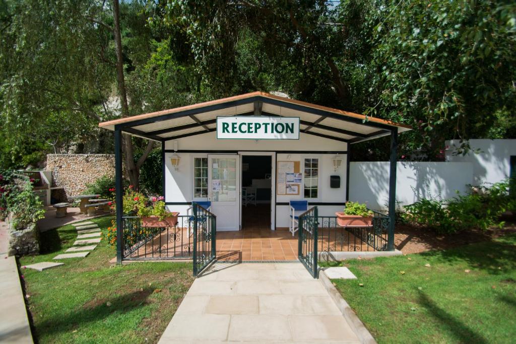 Galdana Gardens — Hotel building in Cala Galdana, Balearic Islands