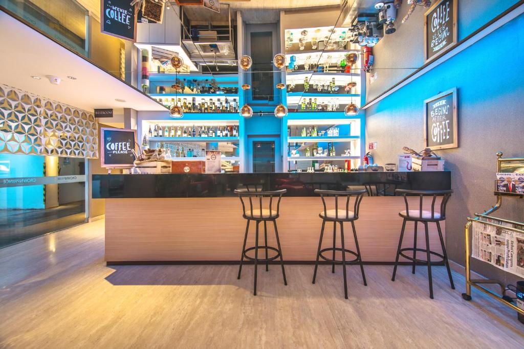 Pub/Lounge