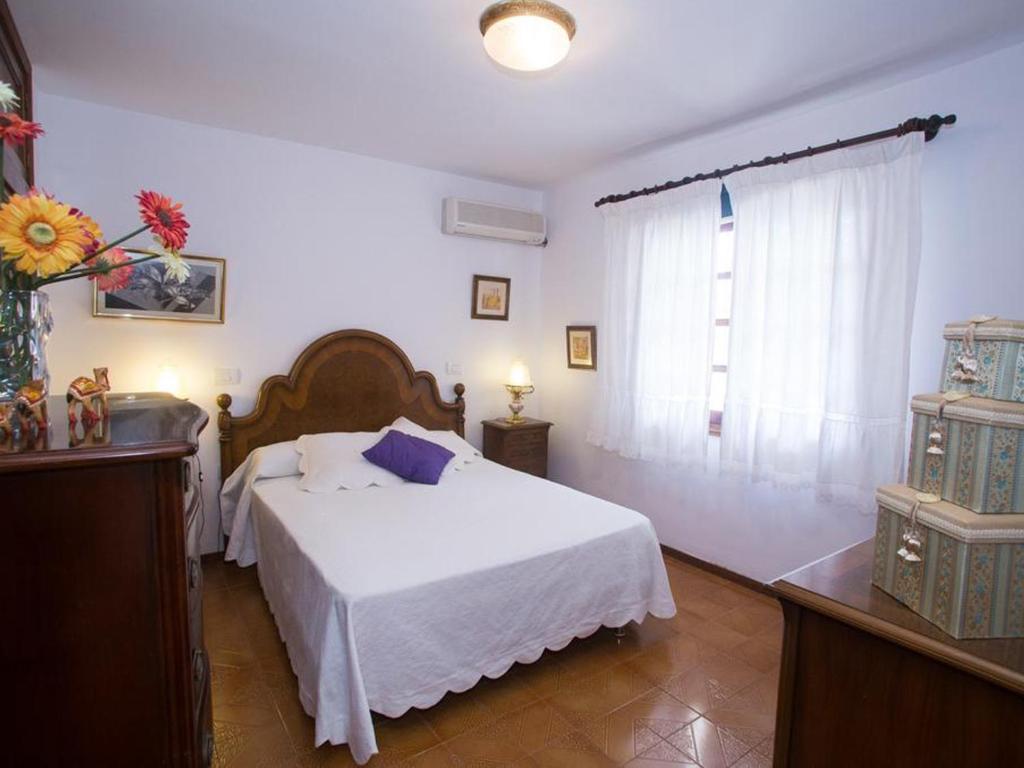 2BR Beach House - Solarium & Shower Terrace - 12 - 5