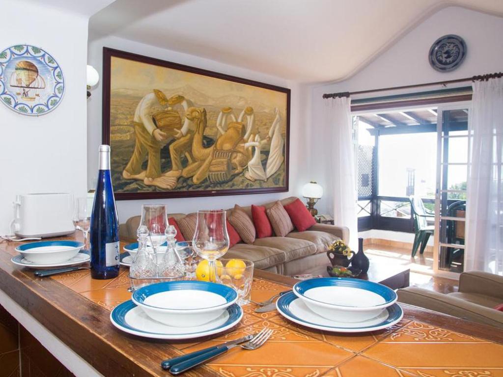 2BR Beach House - Solarium & Shower Terrace - 12 - 2