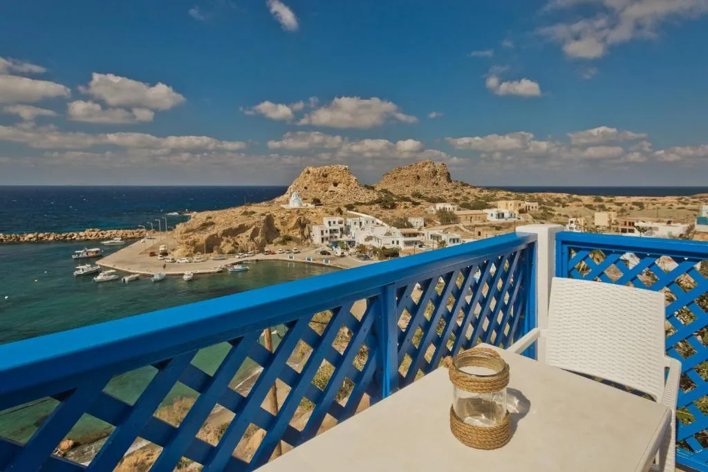 Alkioni Hotel, hotel v destinaci Foiníkion
