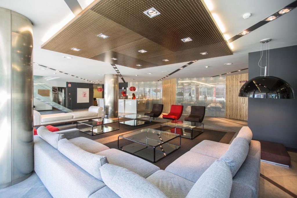 Mola Park Atiram フロント・ロビー