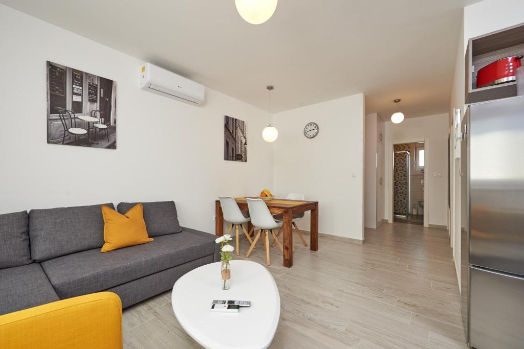 City Apartment Magdalena — Hotel in Trogir