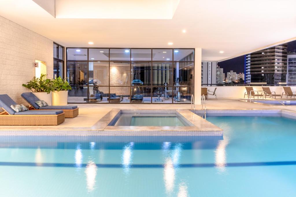 メルキュール サルバドール ブールバード (Mercure Salvador Boulevard) スイミングプール