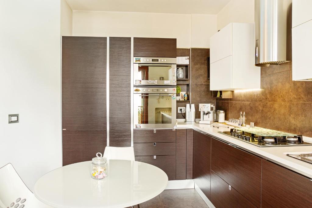 GuestHost - Bari Airport Seaview Apartment - 5