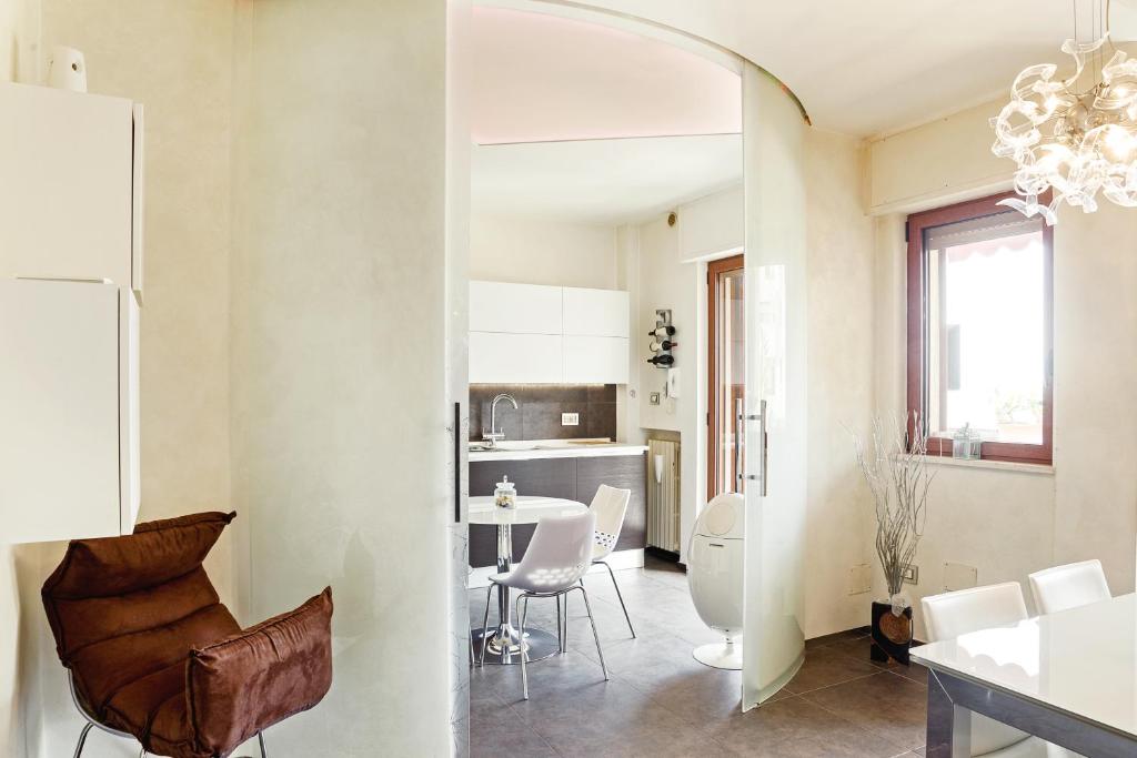 GuestHost - Bari Airport Seaview Apartment - 4
