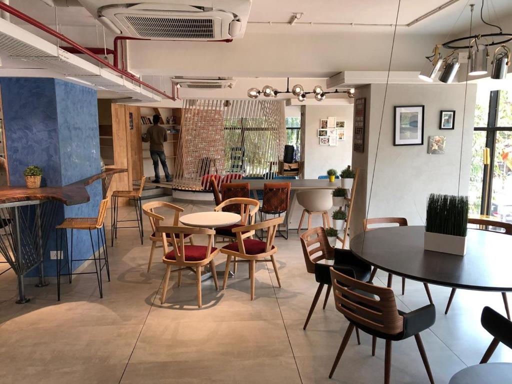 フロント・ロビー