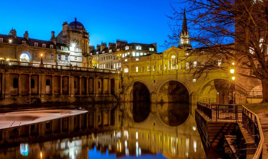 Superior Stays Luxury Apartments - Bath City Centre photo
