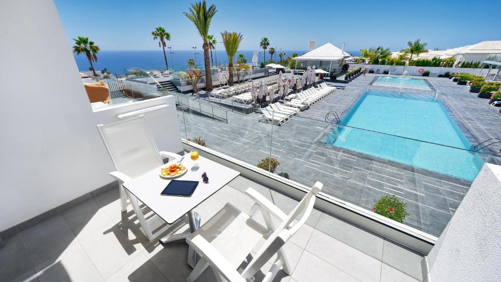 Ura Hotels Lara Adults Only - 3