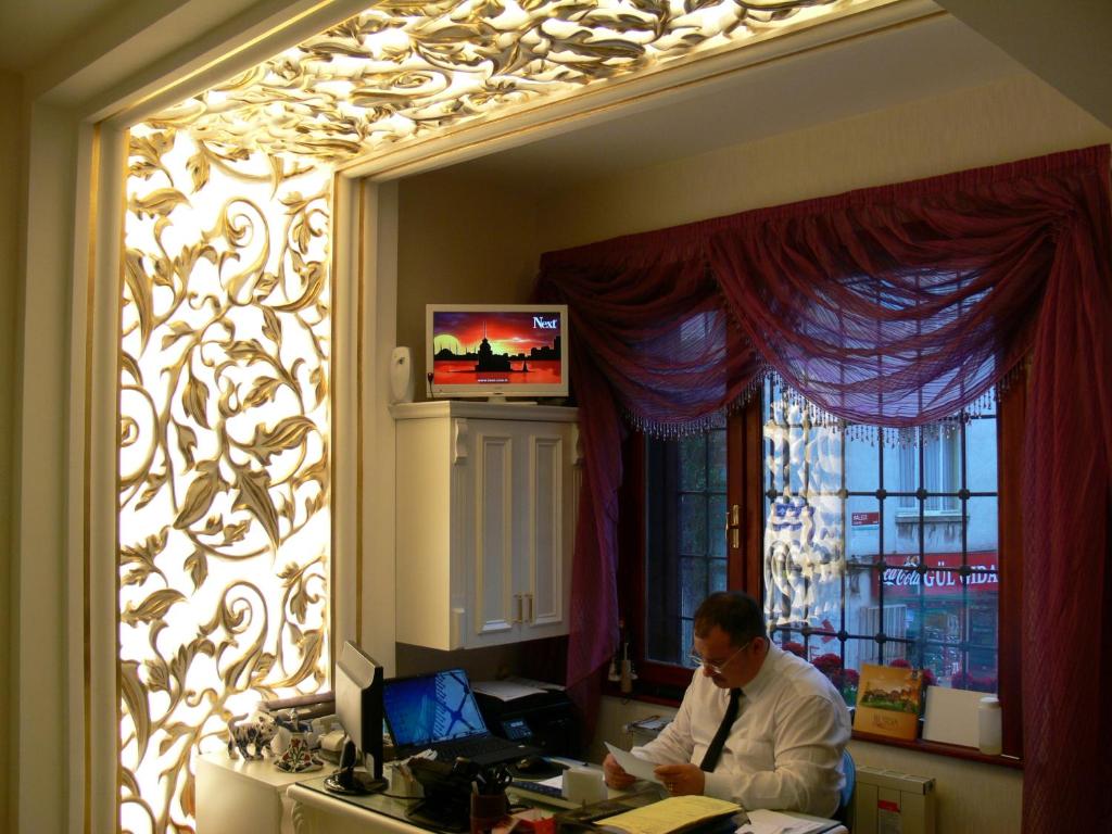Hotel Coliseum photo