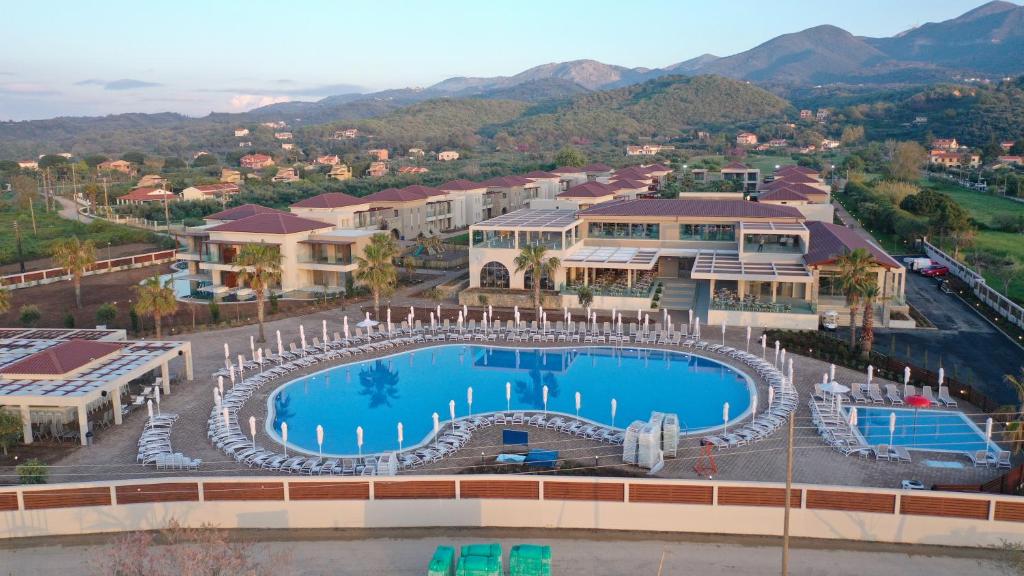 Almyros Beach Resort & Spa — Basen in Acharawi, Wyspy Jońskie