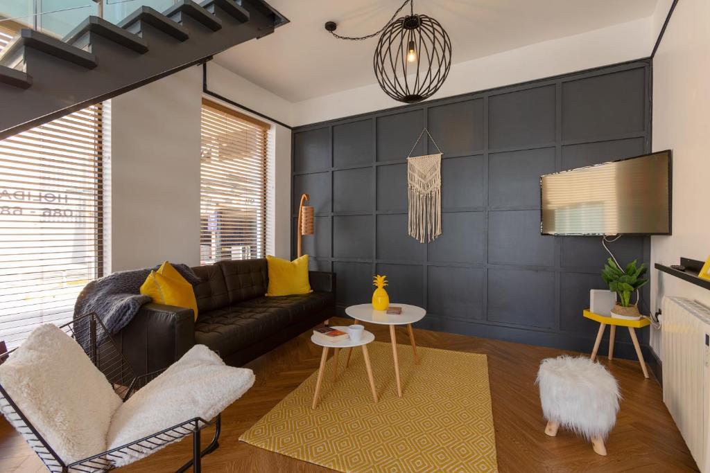 Accommodation @ 32