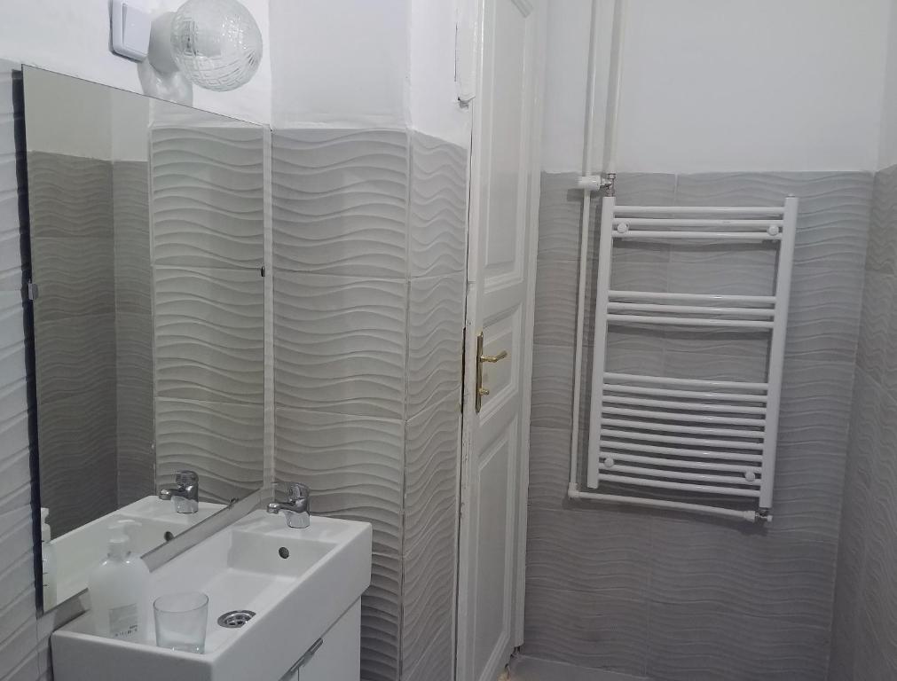 Sleepover City Center GuestRooms photo