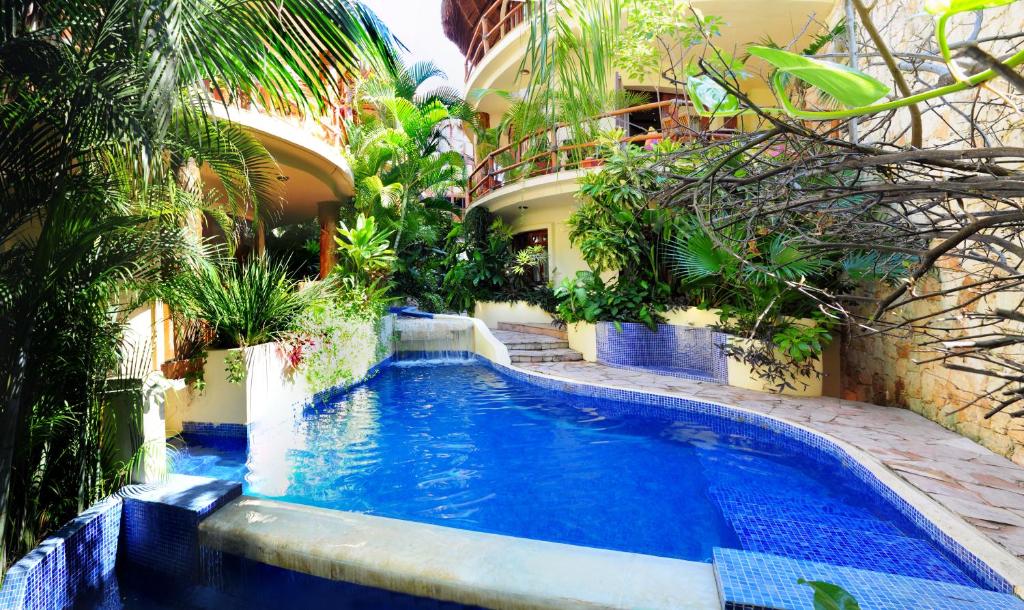 Villas Sacbe Condo Hotel and Beach Club - 4