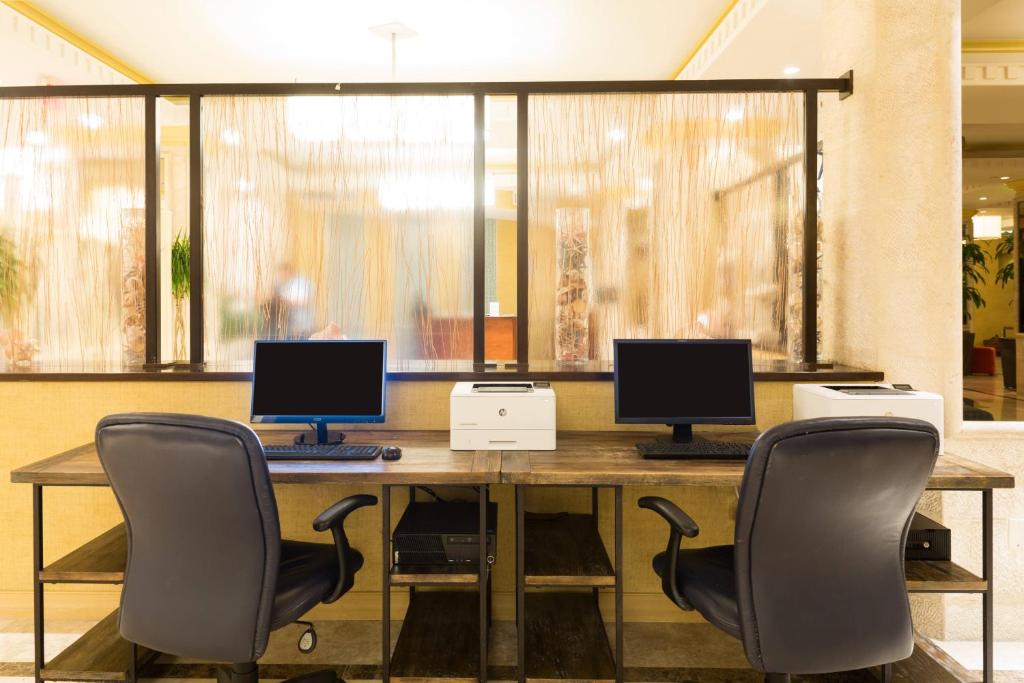 Centro business