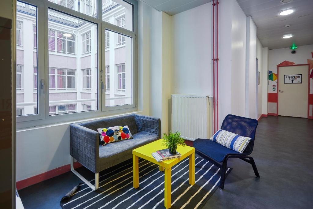 Shared lounge/TV area