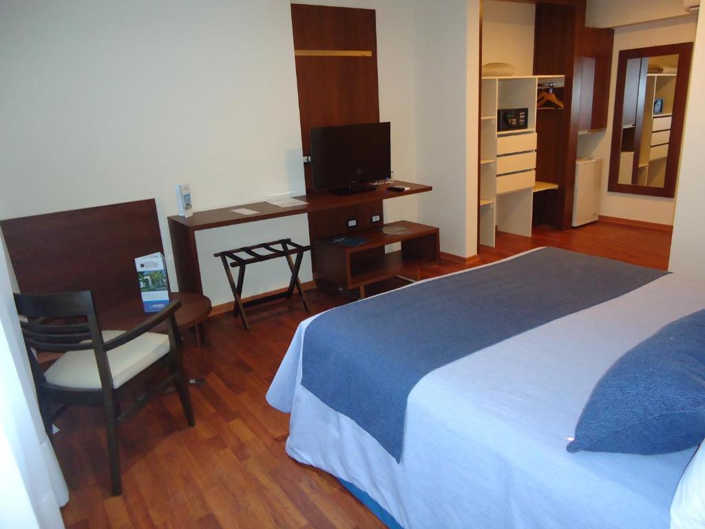 Puerto Amarras Hotel & Suites photo