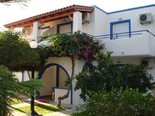 Hotel Tigaki's Star — Hotel building in Tigaki, South Aegean