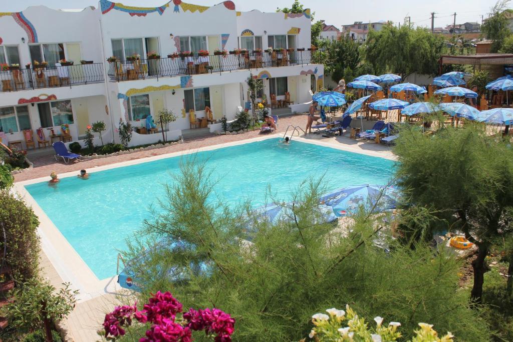 Hotel Laguna photo