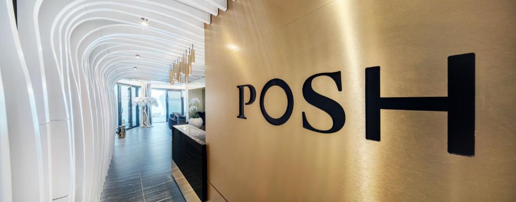 Hotel Posh photo