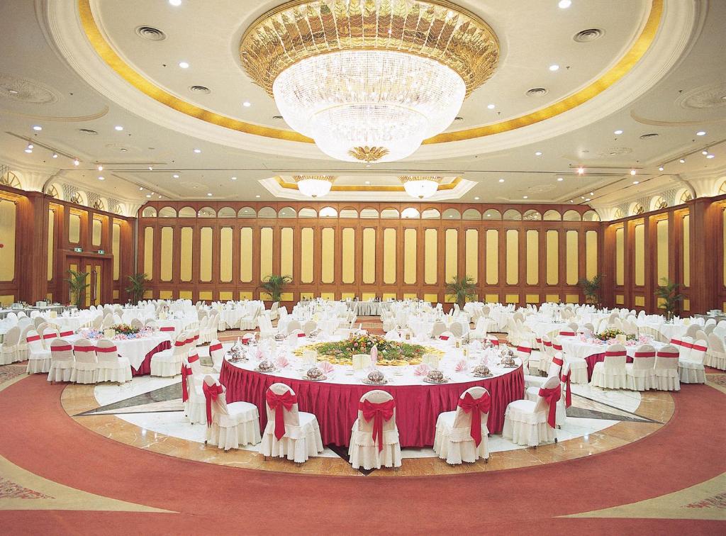 Banquet hall