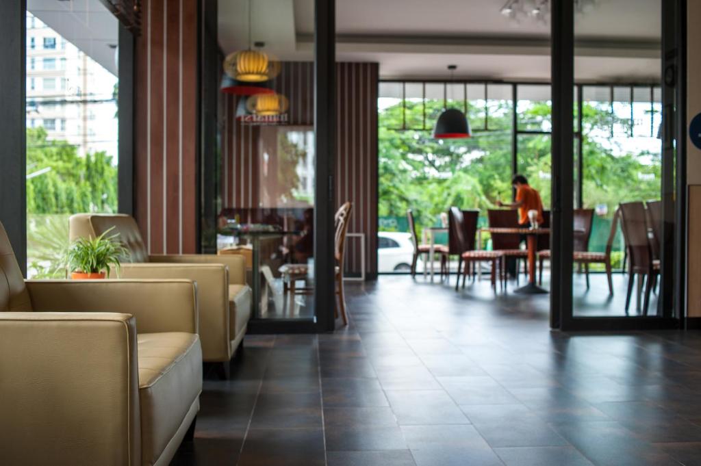 马雷斯酒店 (Marsi Hotel)