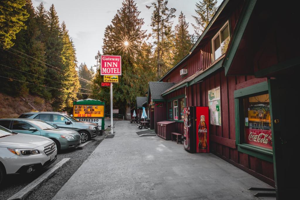Gateway Inn & Cabins Photo 6