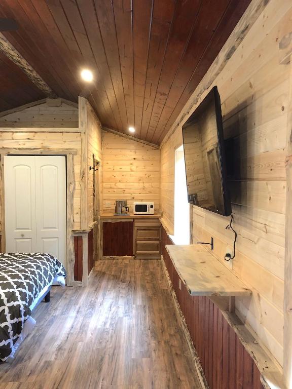 Gateway Inn & Cabins Photo 25