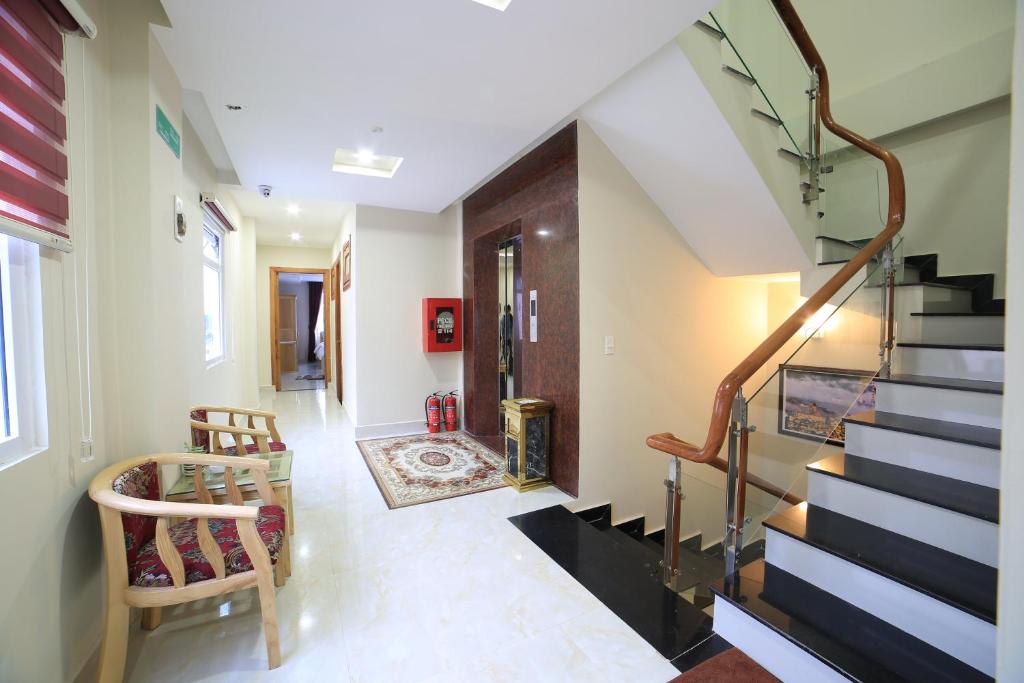 大叻连山酒店 (Lien Son Da Lat Hotel)