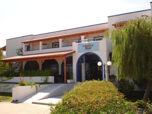 Hotel Tigaki's Star — Hotel building in Tigaki, South Aegean