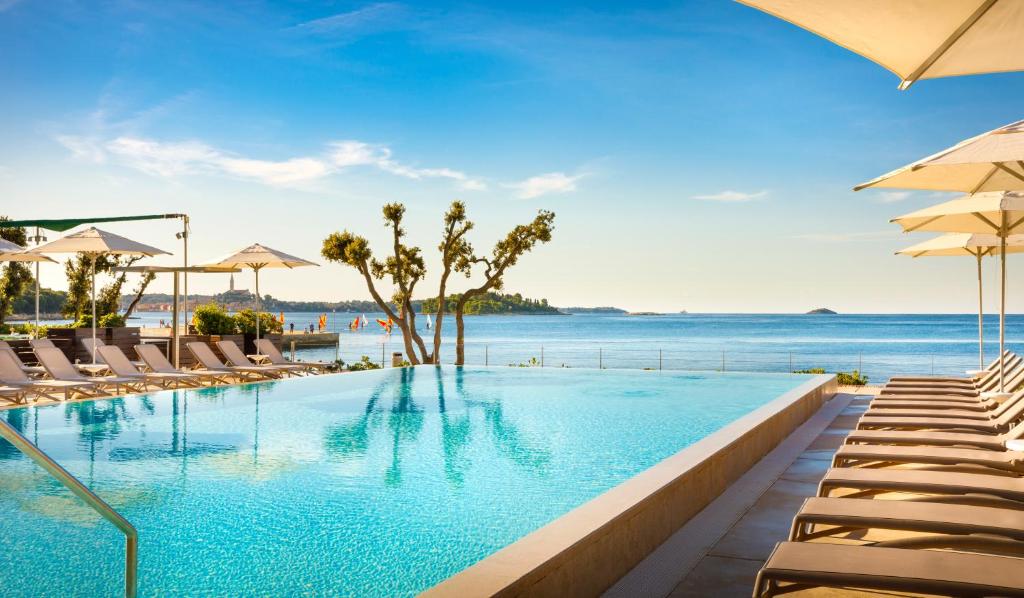 Maistra Select Amarin Resort photo