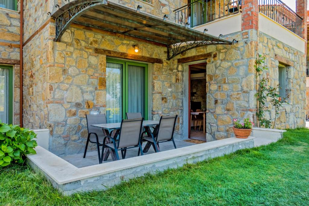 Mediterraneo Luxury Suites Halkidiki photo