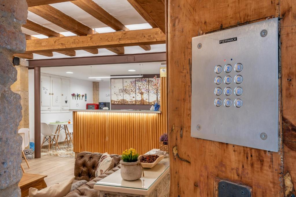 Hostal 977 — Hotel in Tarragona