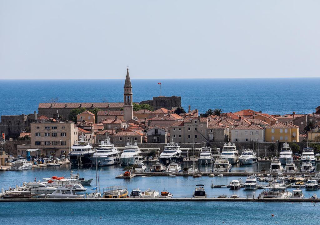 Budva Bay Breeze Apartments - 4