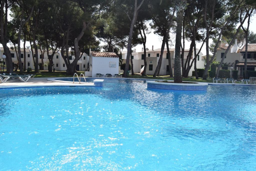 Apartamentos Las Brisas I & II — Swimming pool in Cala'n Bosch, Balearic Islands