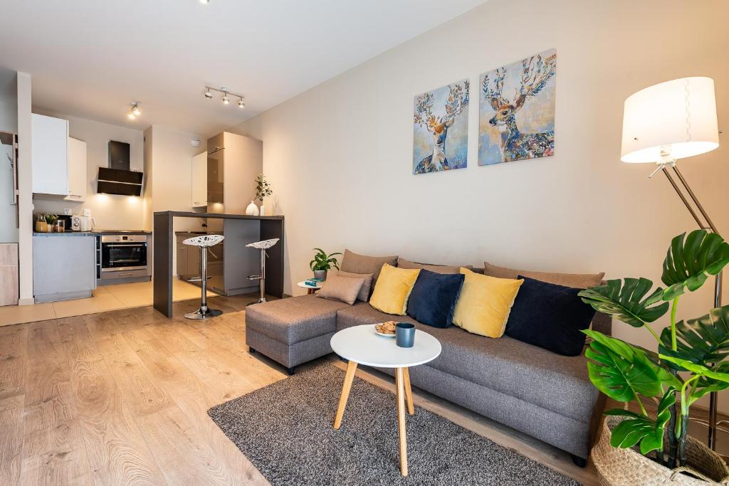 Standard Apartment with Balcony - ul. Francuska 98A/20