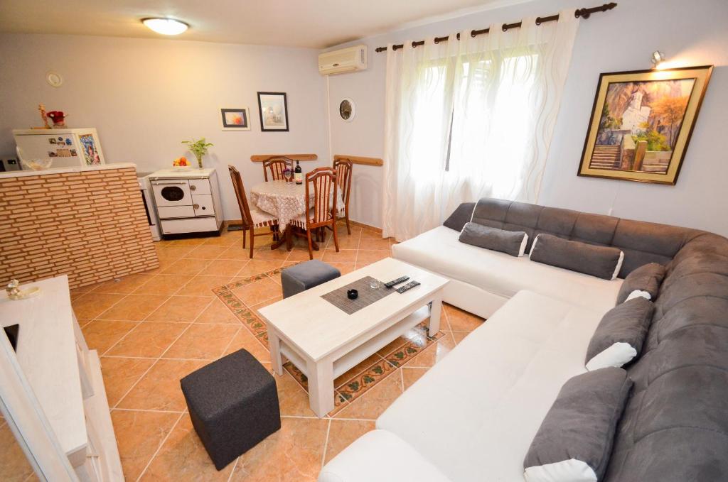 Apartment Buki - 1