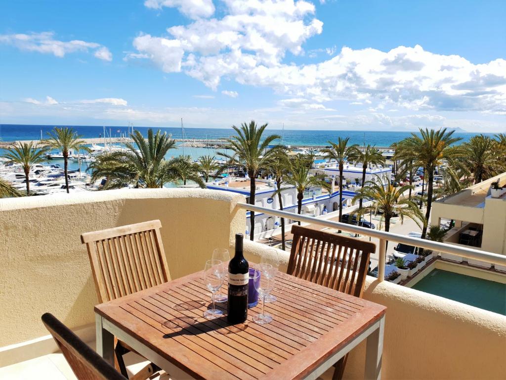 FANTASTIC APARTMENT IN FRONT OF THE SEA & MARINA - 1