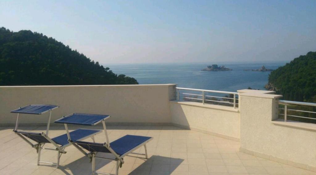 LUČICE - 2026 - PETROVAC, Prijevorac, BB - Apartment - OXANA - Stan 1 - 3