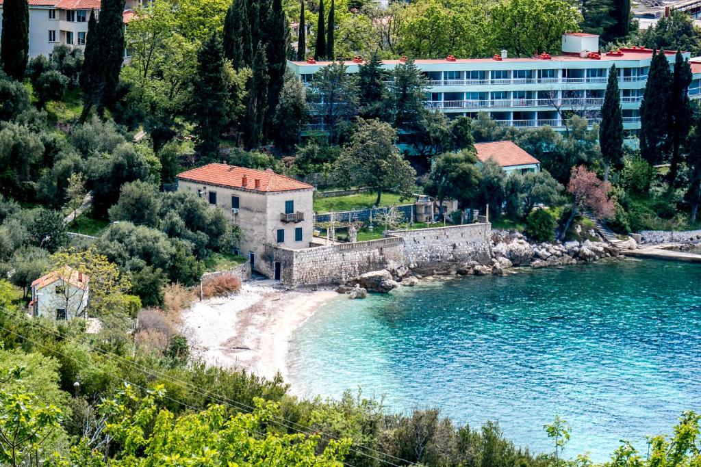 Villa Sunset의 주방 시설이 완비된 아파트 내부