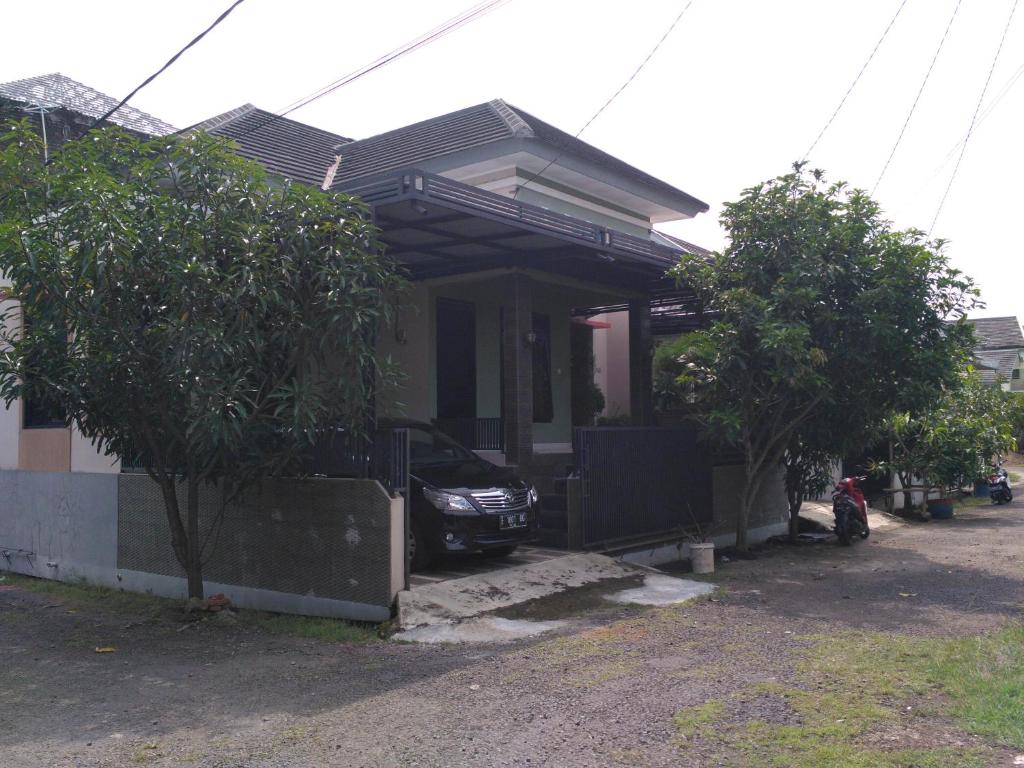 WIEN HOMESTAY 2 CIREBON - F9 Family Homestay photo