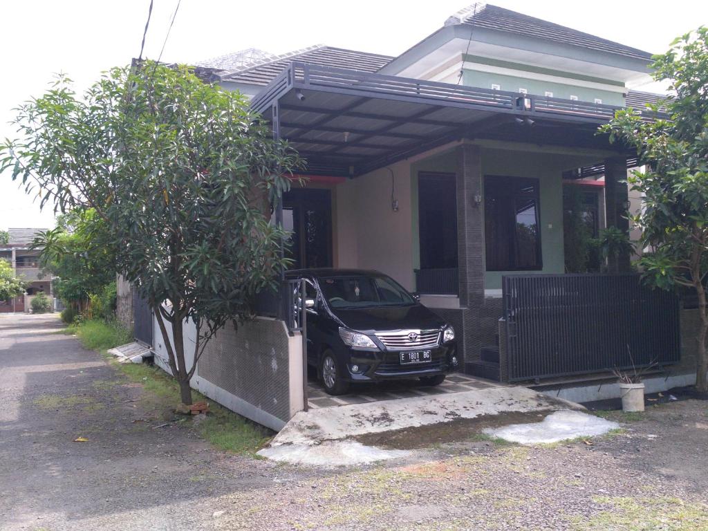 WIEN HOMESTAY 2 CIREBON - F9 Family Homestay photo