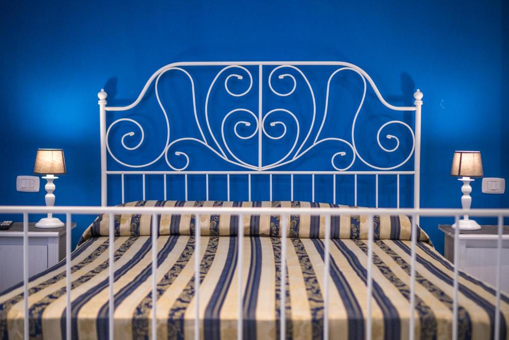 Lanzies Guesthouse - 4