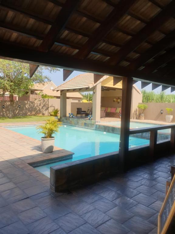 スイミングプール