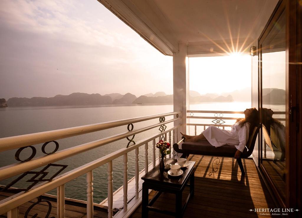 Heritage Line Violet Cruise &#8211; Halong Bay &#038; Lan Ha Bay