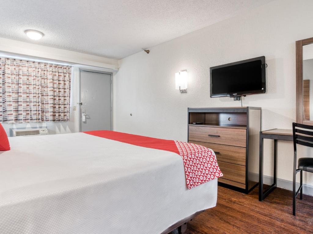 Knights Inn - Dallas, TX photo