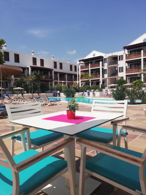 Nazaret Mansion — Swimming pool in Costa Teguise, Canary Islands