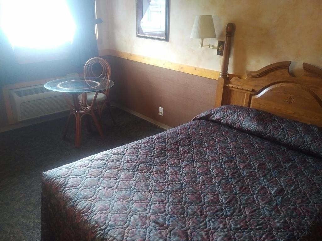 Algoma Motel photo